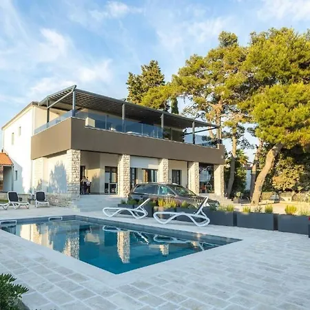 شقة Seaside With A Swimming Pool Sveti Filip I Jakov, Biograd - 25471 سفيتي فيليب ياكوف
