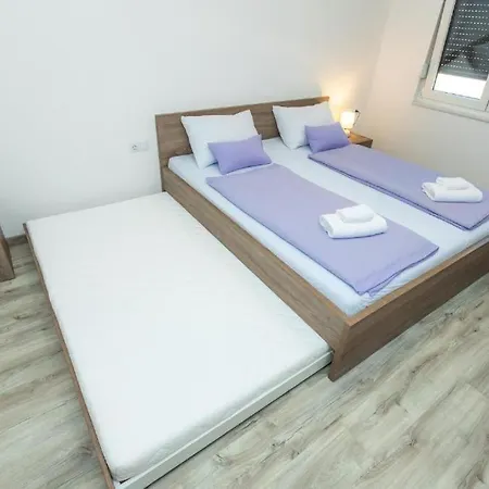 Seaside With A Swimming Pool Sveti Filip I Jakov, Biograd - 25471