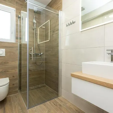 Seaside With A Swimming Pool Sveti Filip I Jakov, Biograd - 25471 شقة سفيتي فيليب ياكوف