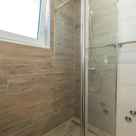 Seaside With A Swimming Pool Sveti Filip I Jakov, Biograd - 25471 شقة سفيتي فيليب ياكوف