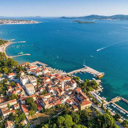 Seaside With A Swimming Pool Sveti Filip I Jakov, Biograd - 25471 شقة