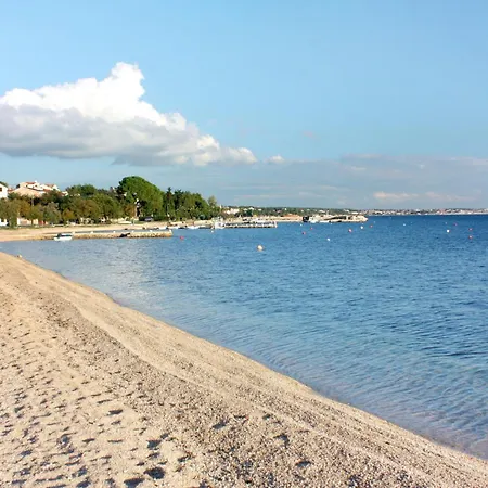 شقة Seaside With A Swimming Pool Sveti Filip I Jakov, Biograd - 25471 *