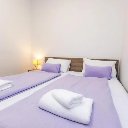 Seaside With A Swimming Pool Sveti Filip I Jakov, Biograd - 25471 شقة سفيتي فيليب ياكوف