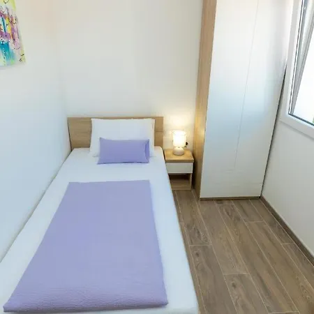 Seaside With A Swimming Pool Sveti Filip I Jakov, Biograd - 25471