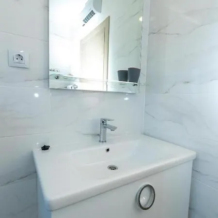 Seaside With A Swimming Pool Sveti Filip I Jakov, Biograd - 25471 سفيتي فيليب ياكوف
